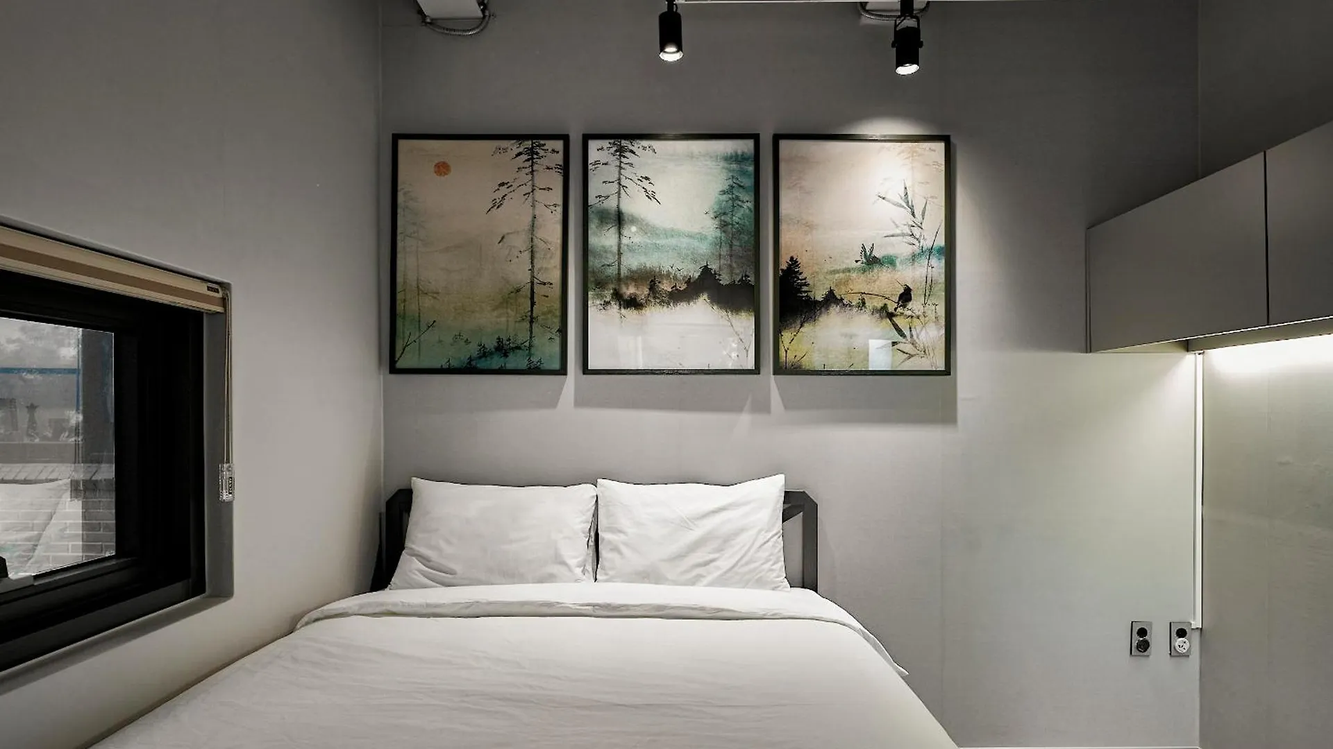 Yt Tailored Service Home Near Hongik Univ Station Seoul
