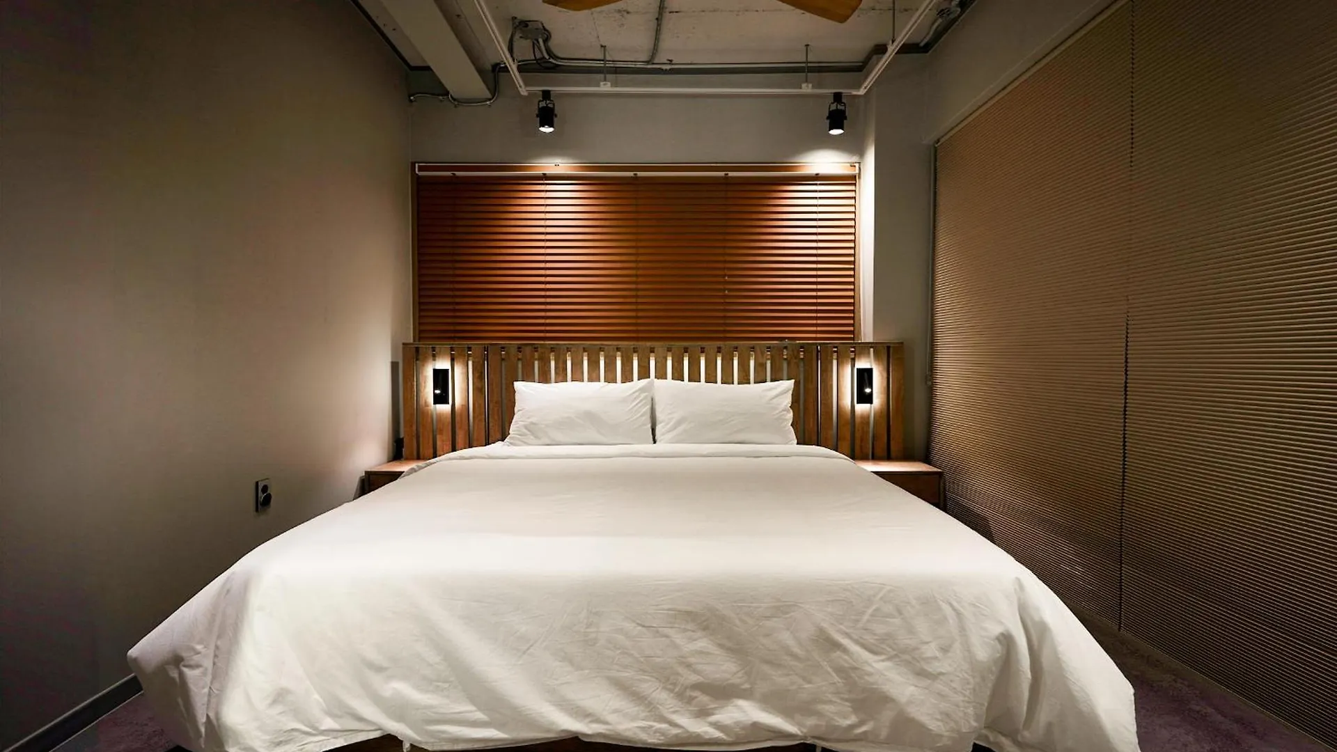 Yt Tailored Service Home Near Hongik Univ Station Seoul 0*,