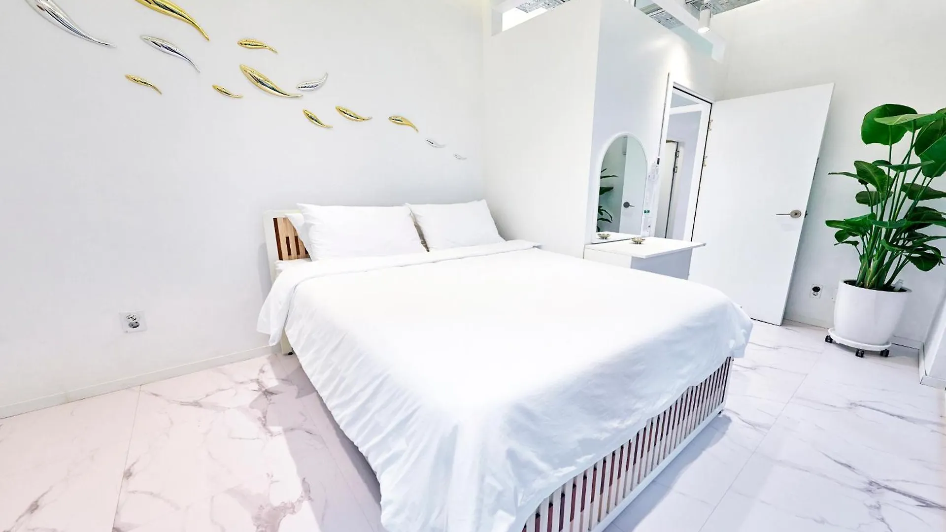 Yt Tailored Service Home Near Hongik Univ Station Seoul Sydkorea