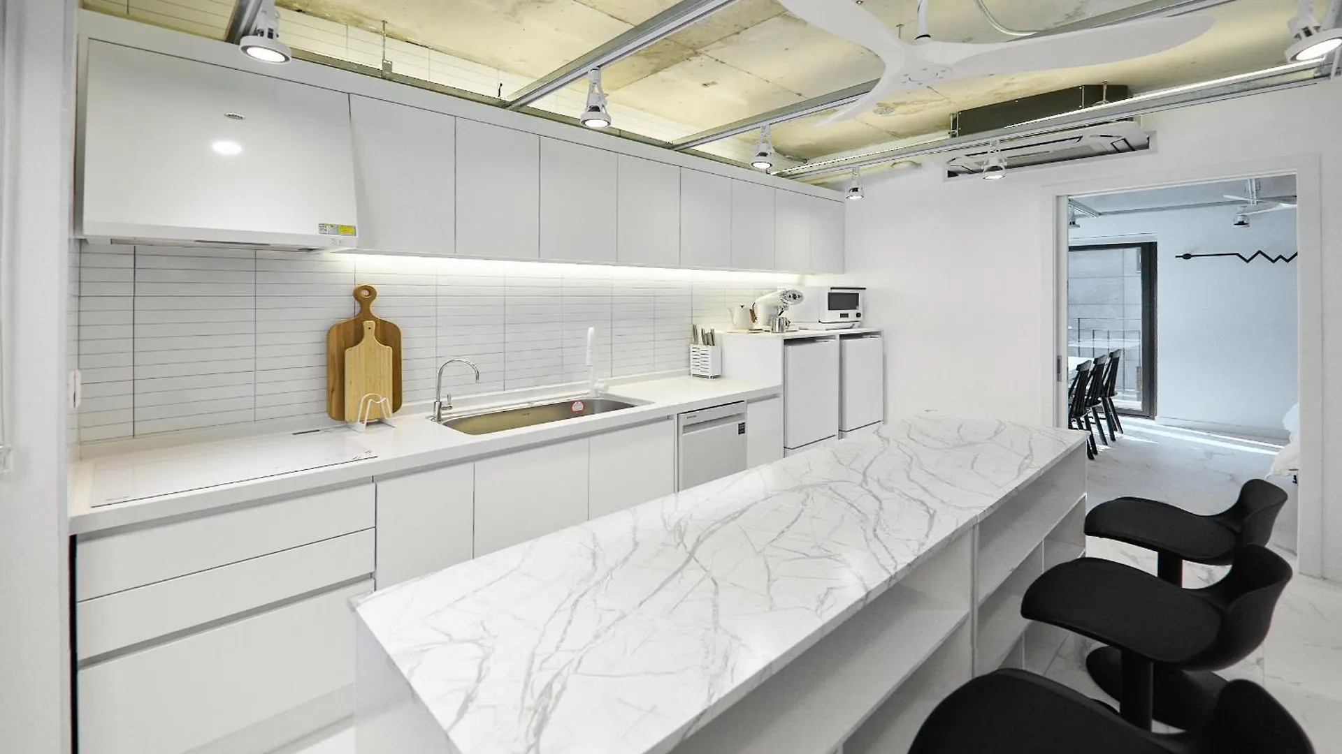 Yt Tailored Service Home Near Hongik Univ Station Seoul