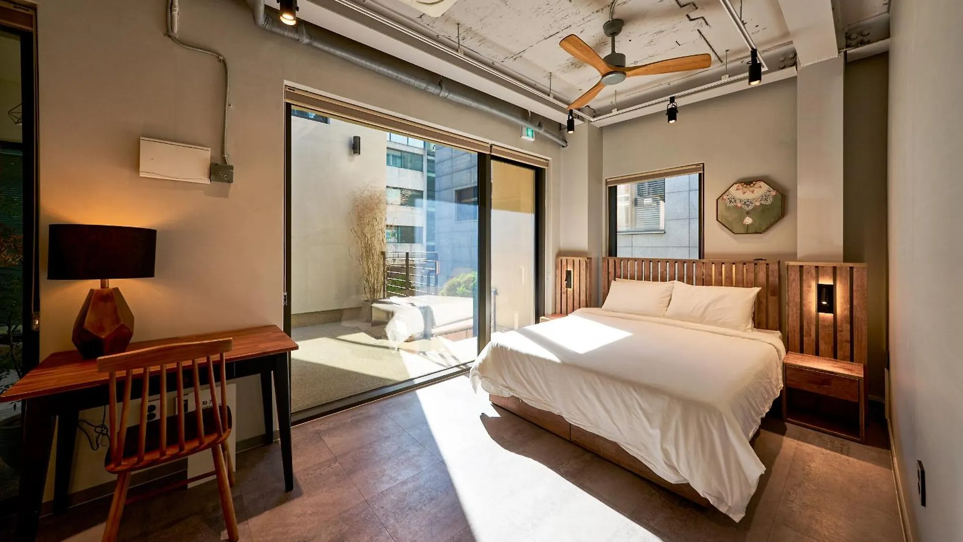 Yt Tailored Service Home Near Hongik Univ Station Seoul Sydkorea